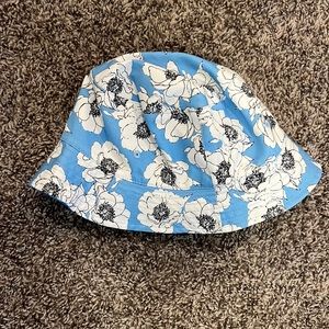 Steve Madden bucket hat